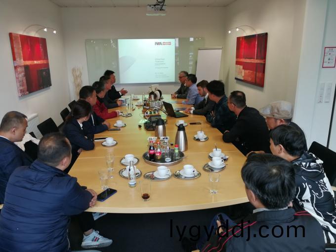 天(tian)利熱(re)工自主(zhu)研(yan)製(zhi)的軸(zhou)類(lei)釺桿零部件(jian)智能懸掛式熱(re)處(chu)理(li)生(sheng)産(chan)線(xian)通(tong)過(guo)技(ji)術(shu)鑒定